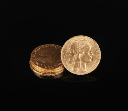 null Quatre pièces de 20 francs or Marianne et Coq.
Deux pièces de 1905 et deux pièces...
