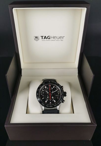 null TAG HEUER (Chronographe Carrera Édition 2017).
Montre bracelet d'homme automatique...