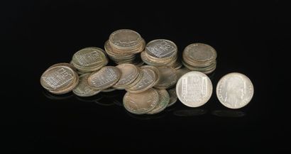 null Cinquante-cinq pièces de 10 Francs Turin en argent.
551.15 grammes