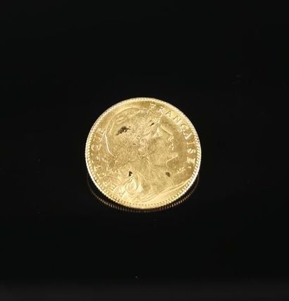 null Pièce de 10 francs Marianne et coq en or.
1912.
3,22 grammes