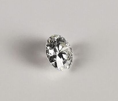 null Diamant sur papier pesant environ 0.50 carat.