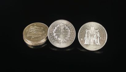 Cinq pièces de 50 Francs Hercule en argent.
149.82...