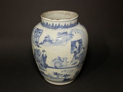 null CHINE, époque Transition XVIIème.
Vase en porcelaine de Chine à décor de personnages....