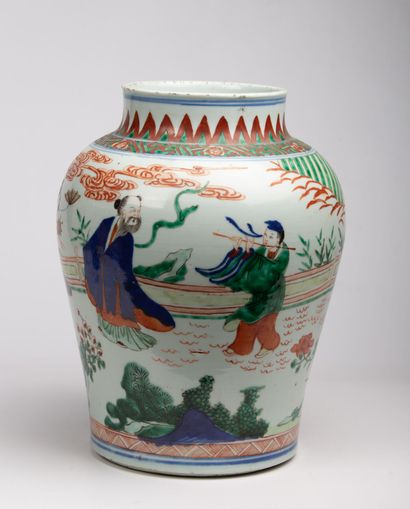 null CHINE, période Transition.
Vase balustre en porcelaine décor de la famille verte...