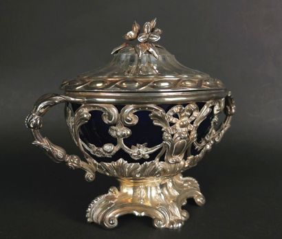null DEBAIN
Sugar bowl with handles in silver with decoration of Transition style,...