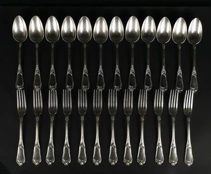null Silver household set with twelve place settings, with rocaille decoration.
Goldsmith...