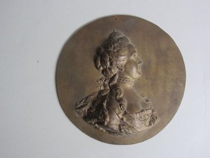 null Médaillon figurant Catherine II de Russie, d'après Nini, 166 mm