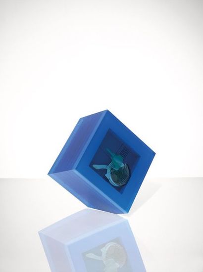 ELIAS Bohumil (1937 - 2005) Sculpture cubique Composée d'éléments de plaques de verre...