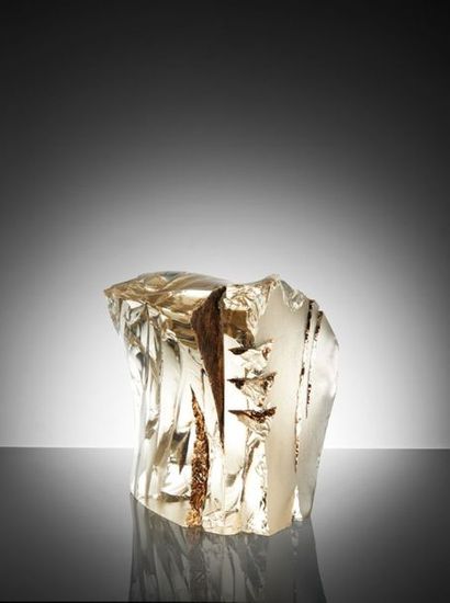 MOURLOT Michel (né en 1956) et ALIBERT Liane Belle sculpture en verre «corning» sablé,...
