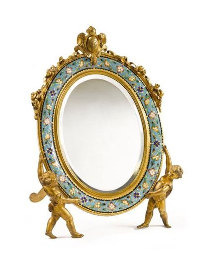 Maison Alphonse GIROUX Miroir de coiffeuse ovale en bronze doré à décor d'émaux cloisonnés,...
