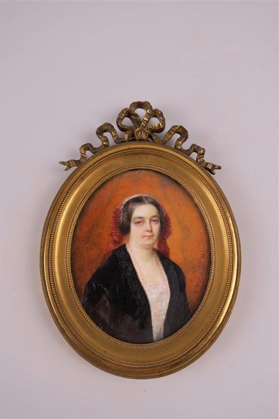 MINIATURE L. GIRBAUD Portrait de femme. Miniature ovale, signée et datée 1852. H_7,8...