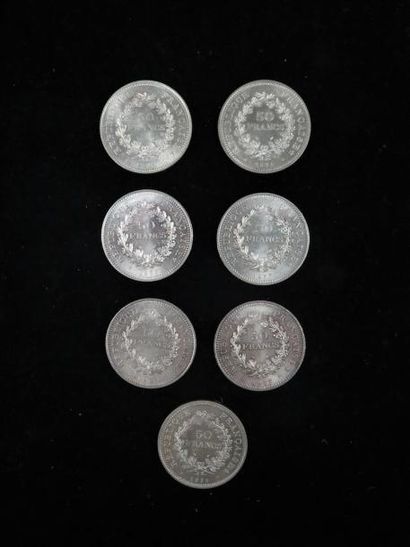 null Sept pièces de cinquante francs Hercule en argent 1974 à 1977

Poids : 210,29...