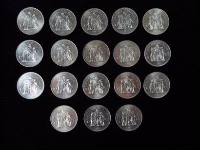 null Ensemble de 18 pièces de 50 francs en argent Hercule comprenant : 

1974 (4),...