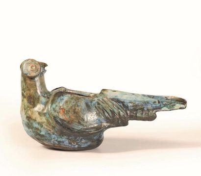 null Françoise CHEDEVILLE (1940-)

Pigeon.

Sculpture en terre émaillée bleu et vert.

Signée...