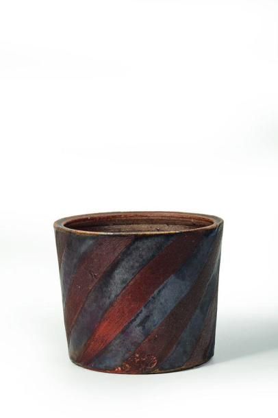 null Marc Michel GABALI (1965-)

Vase à corps cylindrique en grès à décor de bandes...