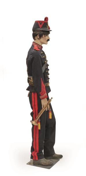 null Uniforme de brigadier trompette du 9ème régiment d'artillerie.

Le mannequin...