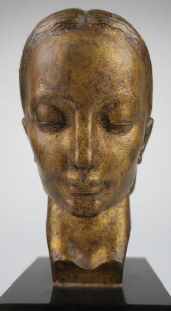 null Raymond RAFFOUR (1901-1988).

Tête de femme.

Bronze à patine mordorée, sur...