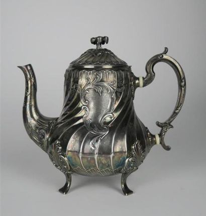 null GALLIA

Service à thé en métal argenté comprenant une théière, un sucrier et...