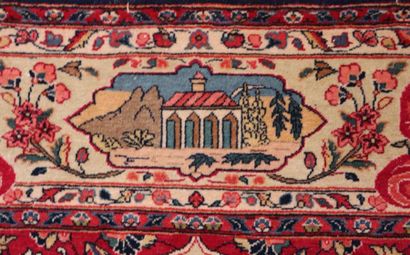 null IRAN

Tapis Tabriz en laine et soie à décor de personnages, végétaux, animaux...