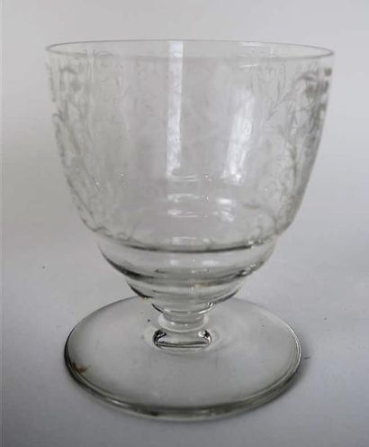 null BACCARAT.

Partie de service de verres en cristal, modèle Lully à décor de rinceaux...