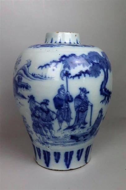null DELFT

Vase en faïence à décor en camaïeu bleu de chinois et de scènes de cour.

XVIIIème...
