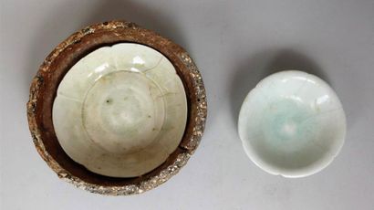null Deux coupes en céramique à glaçure céladon Qingbai

Chine, dynastie Song (960-1279)

De...