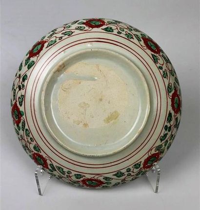 null Assiette en porcelaine à décor rouge et vert

Chine, XVIIème siècle

A décor...