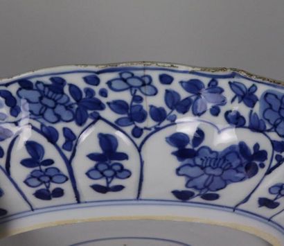 null Coupe en porcelaine bleu blanc 

Chine, dynastie Qing, époque Kangxi, XVIIIème...