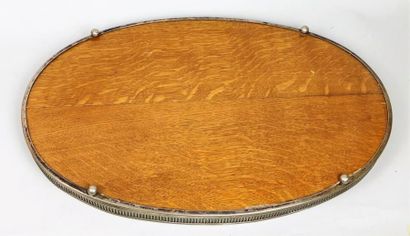 null Centre de table en laiton ajouré à fond de miroir.

Style Louis XVI.

L_61 ...