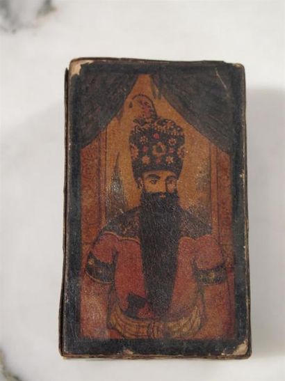 null Boîte Qadjare

Papier mâché laqué peint en polychromie.

Iran, XIXe siècle,...