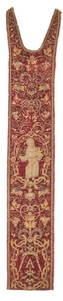 null Orfroi.

XVIème siècle.

Fond de velours rouge, décor brodé en fil d'or et application...