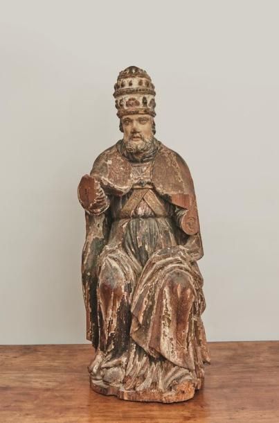 null Statue en bois sculpté polychrome et doré représentant le Pape Jules III (1487-1555),...