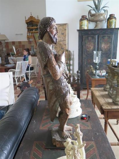 null Grande figure de Saint Jean Baptiste en bois sculpté, polychrome et doré. Saint...
