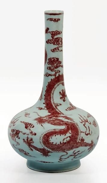 CHINE, dynastie Qing, XVIIIème siècle.

Vase...