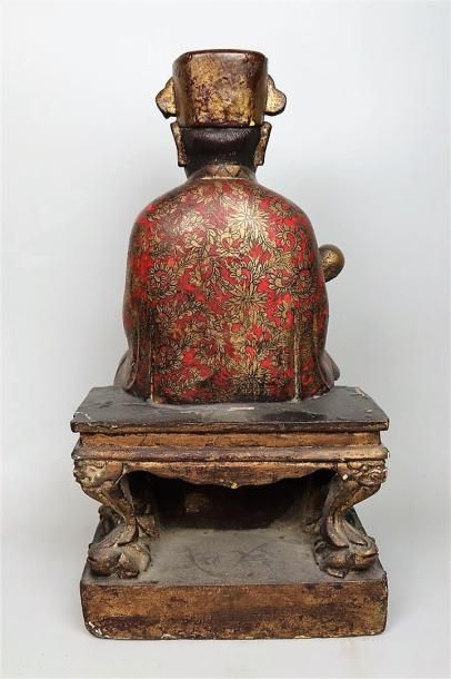 null Statue de dignitaire en bois laqué or, rouge et bleu

Chine, dynastie Qing,...