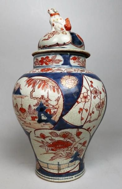 null JAPON, XVIIIème siècle.

Petite potiche couverte en porcelaine Imari.

A décor...