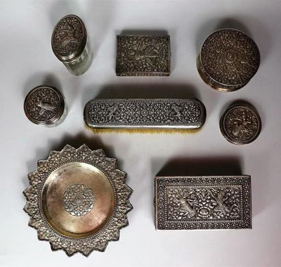 null THAILANDE, XIXème ou XXème siècle

Un lot de métal argenté

Comprenant :

Deux...
