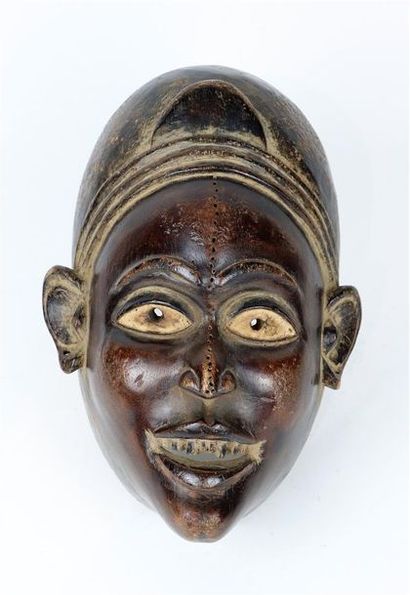 null CONGO (République du Congo) ._x000D_

Masque de divination, comprenant des yeux...