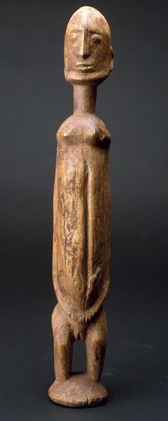 null DOGON (Mali)._x000D_

Statue d'ancêtre hermaphrodite barbu._x000D_

H_40 cm...