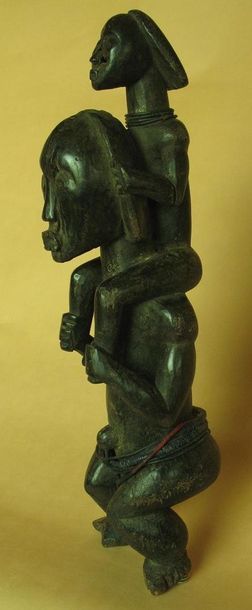 null FANG (Gabon- République du Congo). _x000D_

Statue féminine gardienne de reliquaire...