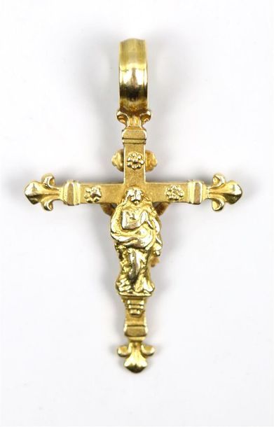 null Pendentif en or jaune figurant un Christ en croix sur une face et une vierge...