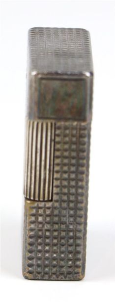 null CARTIER et DUPONT

Deux briquets en métal argenté;

L_7 cm et L_4.8 cm.
