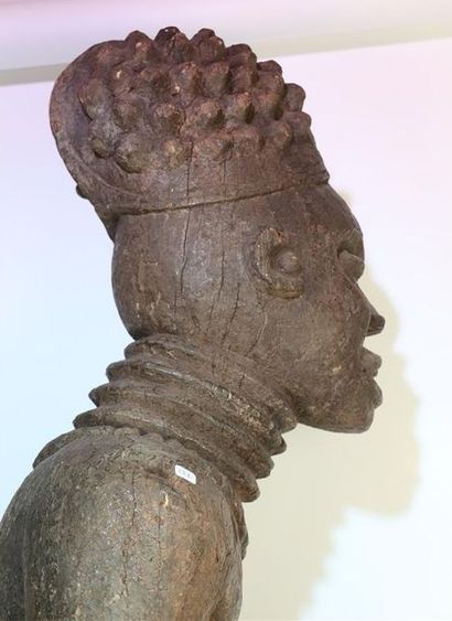 null BAMILEKE- BAMGWA (Cameroun). 
Grande statue représentant un homme (probablement...