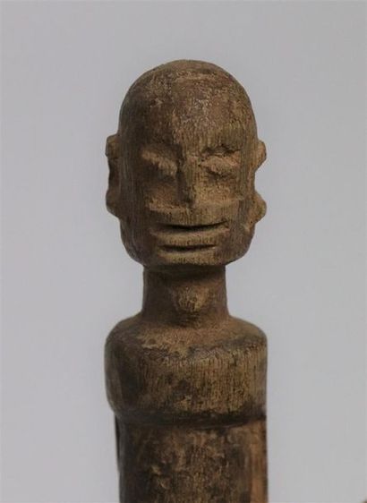 null DOGON (Mali) . Statuette d'ancêtre aux grandes oreilles. H_ 9,5cm .