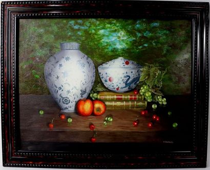 null Eve CHARLOUTY (1946-).

Nature-morte aux porcelaines de Chine.

Huile sur toile...