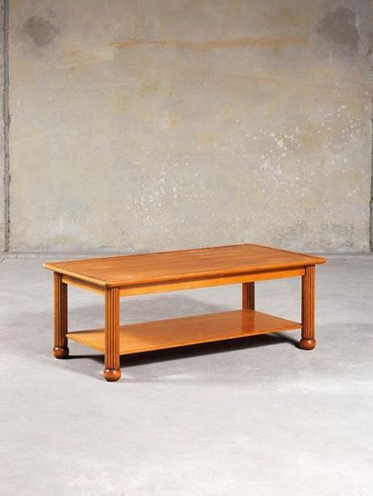 Table basse rectangulaire en bois teinté...