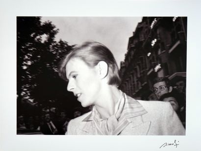 null David Bowie tirage sur papier Fujifilm, format 36 x 48 cm, signé a l’encre noire...