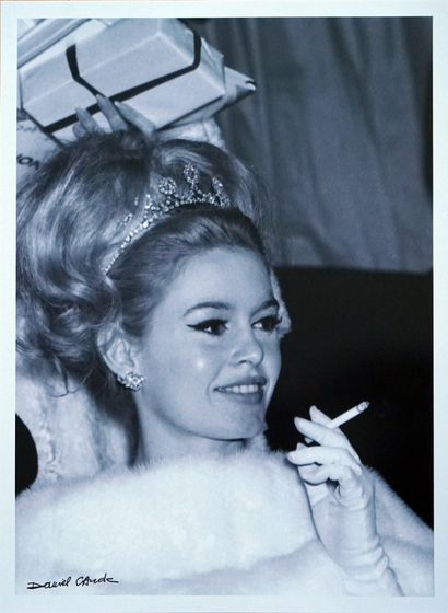 null Brigitte BardotTirage sur papier argentique, format 52.7x38.2 cm, signé a l’encre...