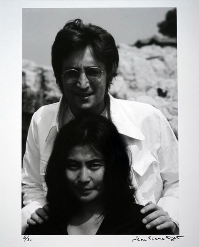 null John Lennon et Yoko Ono, Cannes 1971tirage sur papier Baryta, format 49x39 cm...