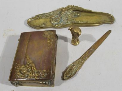 null Albert MARIONNET (1852-1910) - Suite d'objets en bronze à patine dorée comprenant...